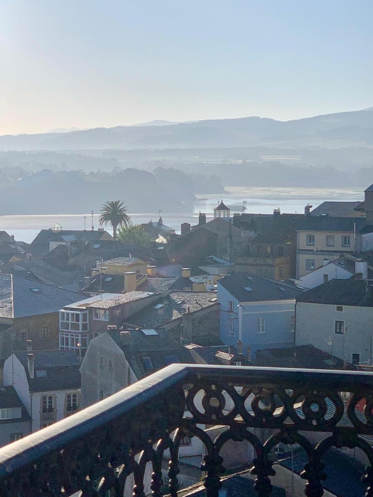 Moderno Piso Con La Mejor Terraza De Ribadeo Y Vistas Maravillosas ภายนอก รูปภาพ