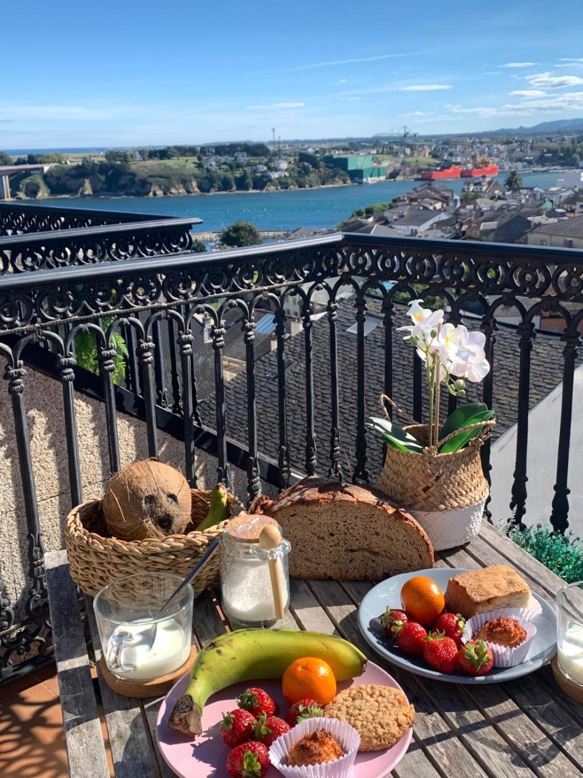 Moderno Piso Con La Mejor Terraza De Ribadeo Y Vistas Maravillosas ภายนอก รูปภาพ