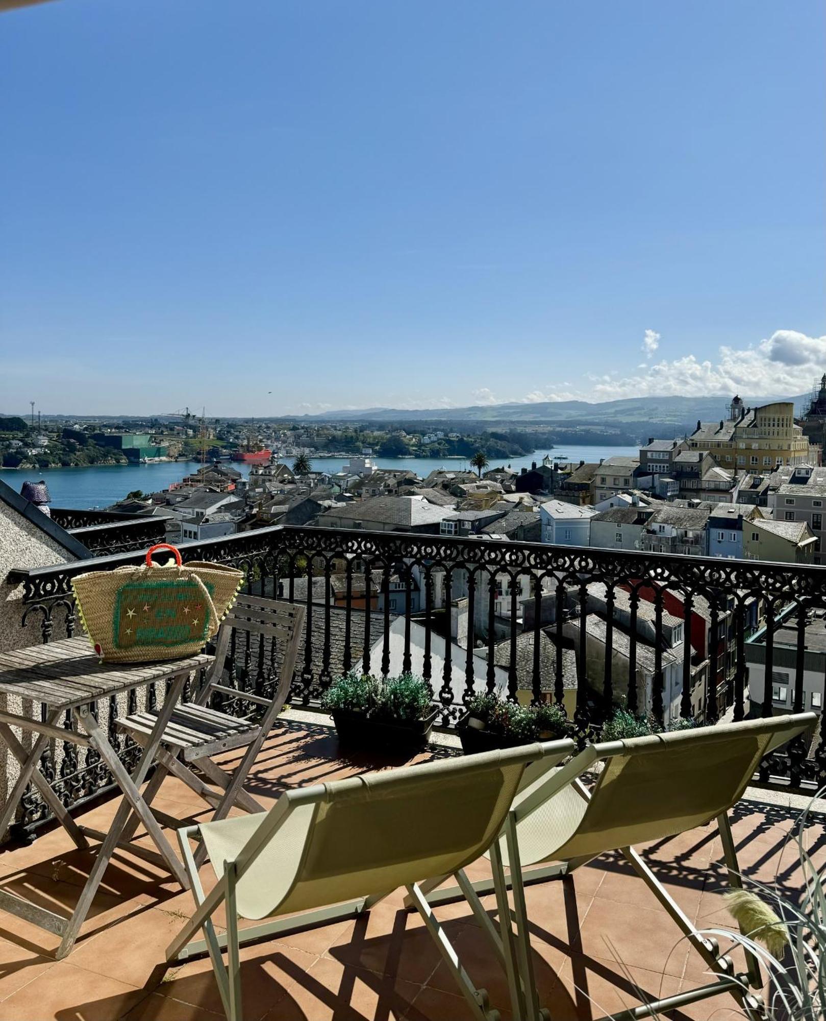 Moderno Piso Con La Mejor Terraza De Ribadeo Y Vistas Maravillosas ภายนอก รูปภาพ